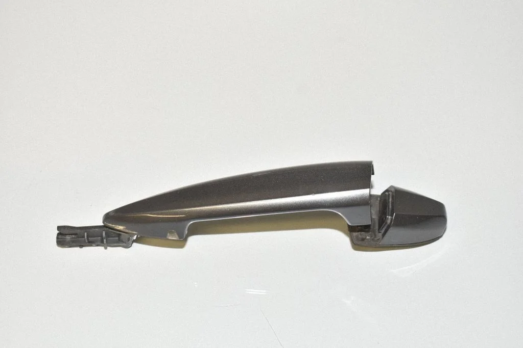 Rear door exterior handle – left