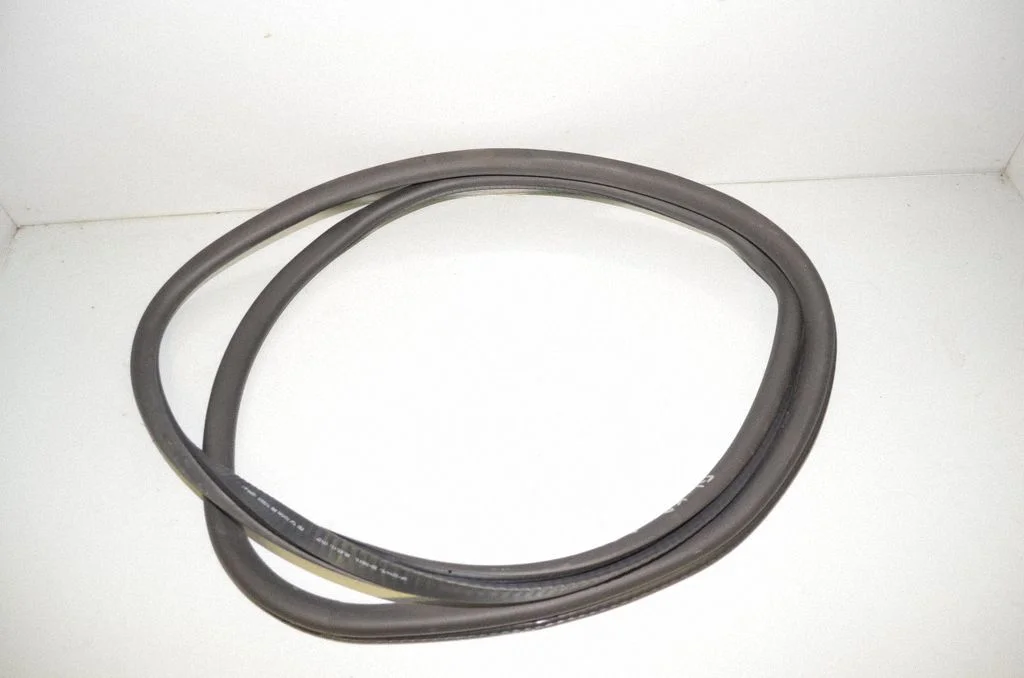 Rear door rubber seal (on body) 7178016