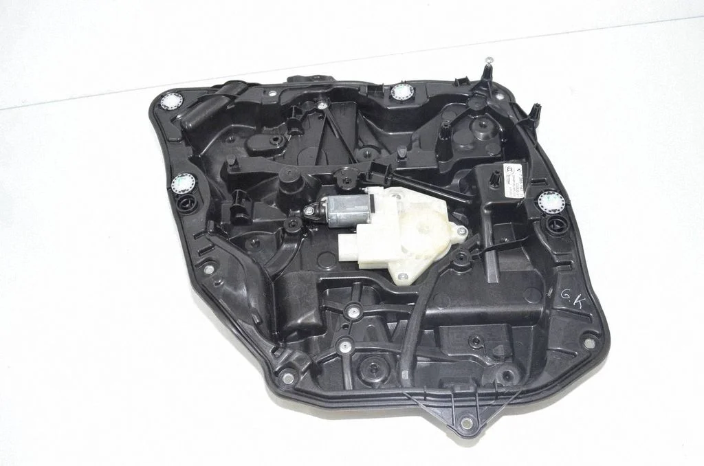 Rear door window regulator with motor 7365167