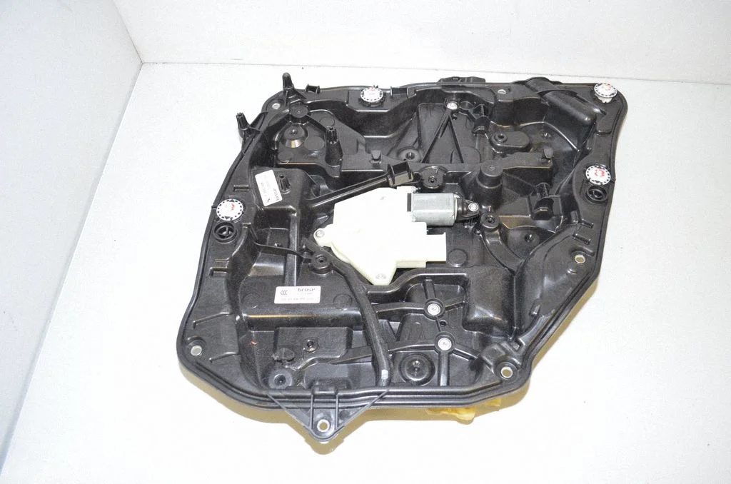 Rear door window regulator with motor 7365168
