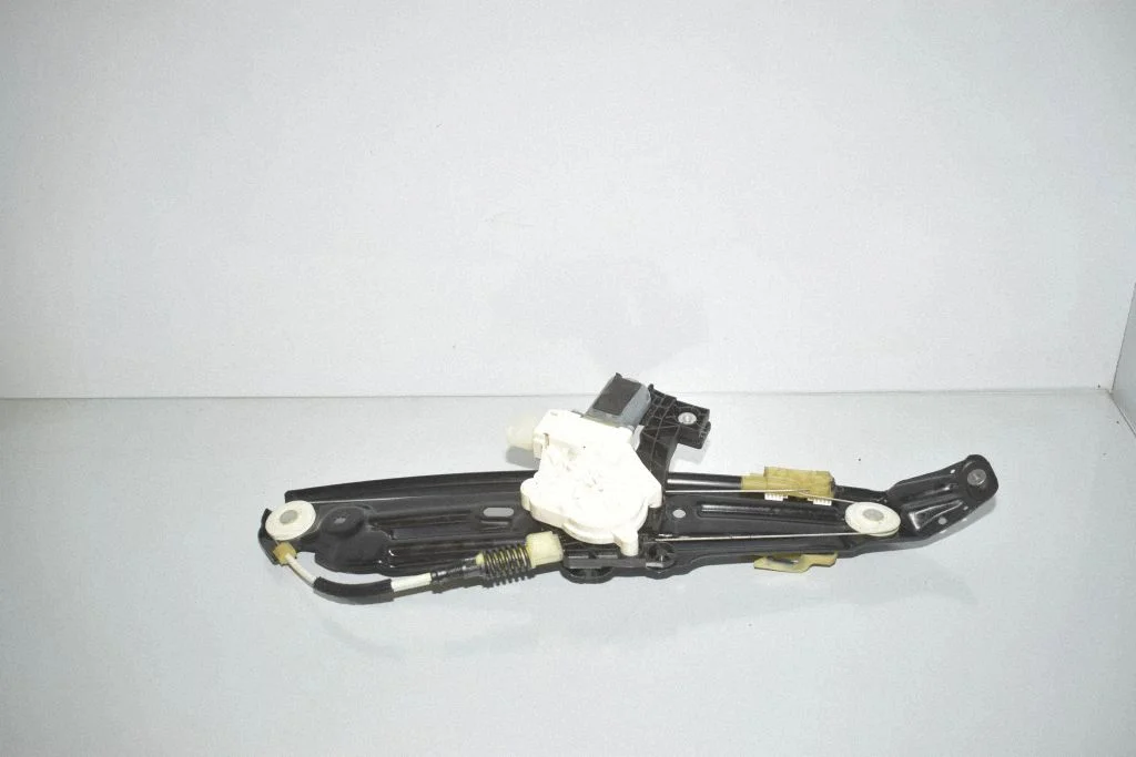 Rear door window regulator with motor 7182121