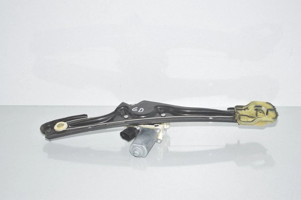 Rear door window regulator with motor 7286488