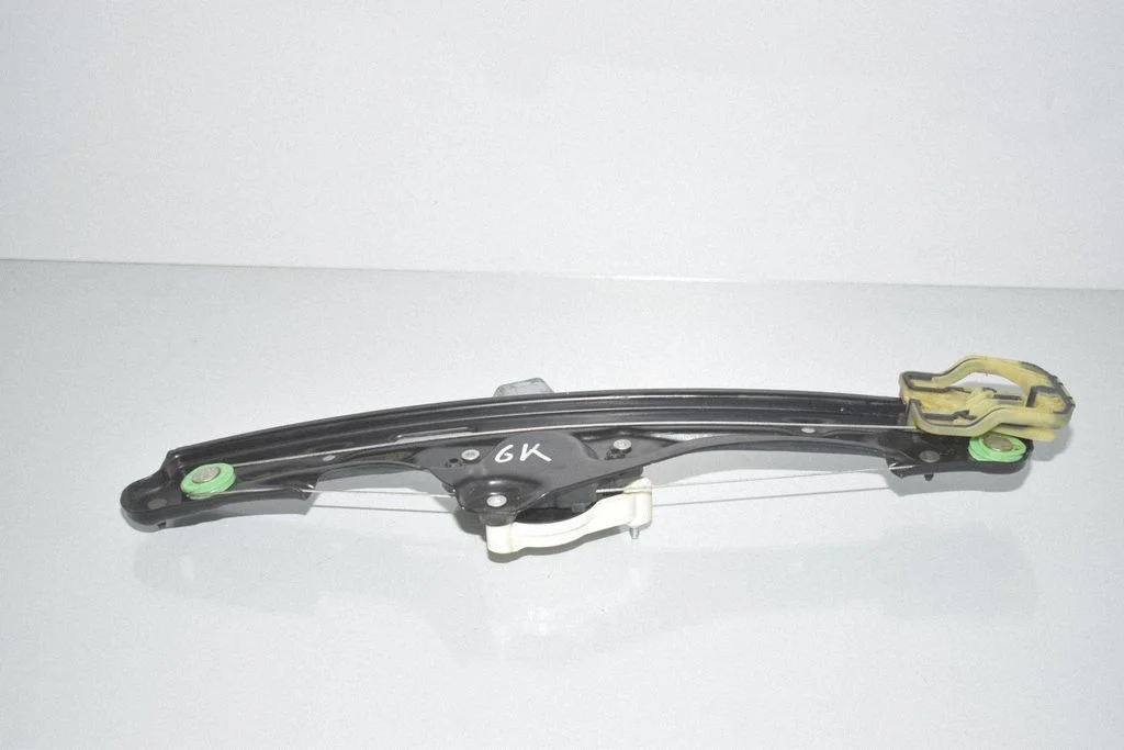 Rear door window regulator with motor 7286487