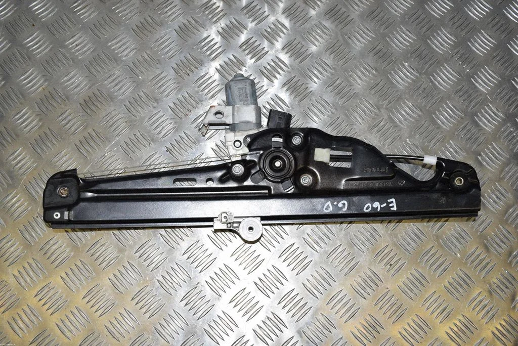 Rear door window regulator with motor – BMW 5 Series E60 E61 (2004-2010)