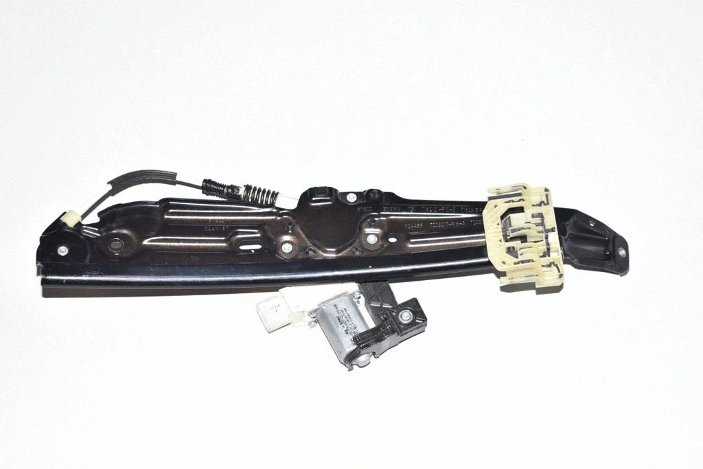 Rear door window regulator with motor 7248171
