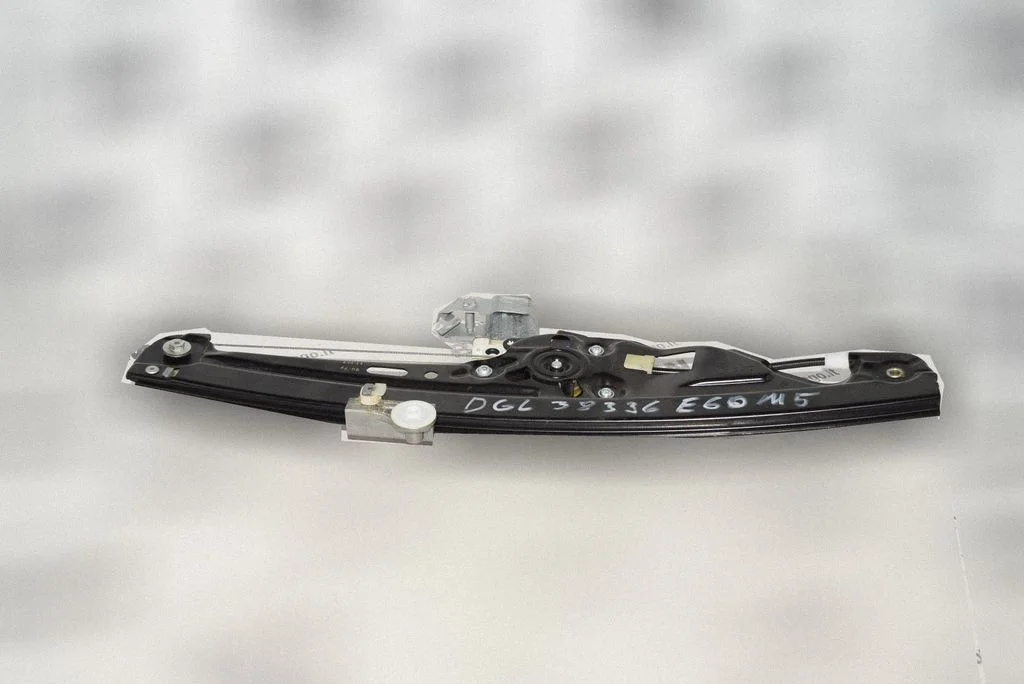 Rear door window regulator with motor – BMW 5 Series E60 E61 (2004-2010)
