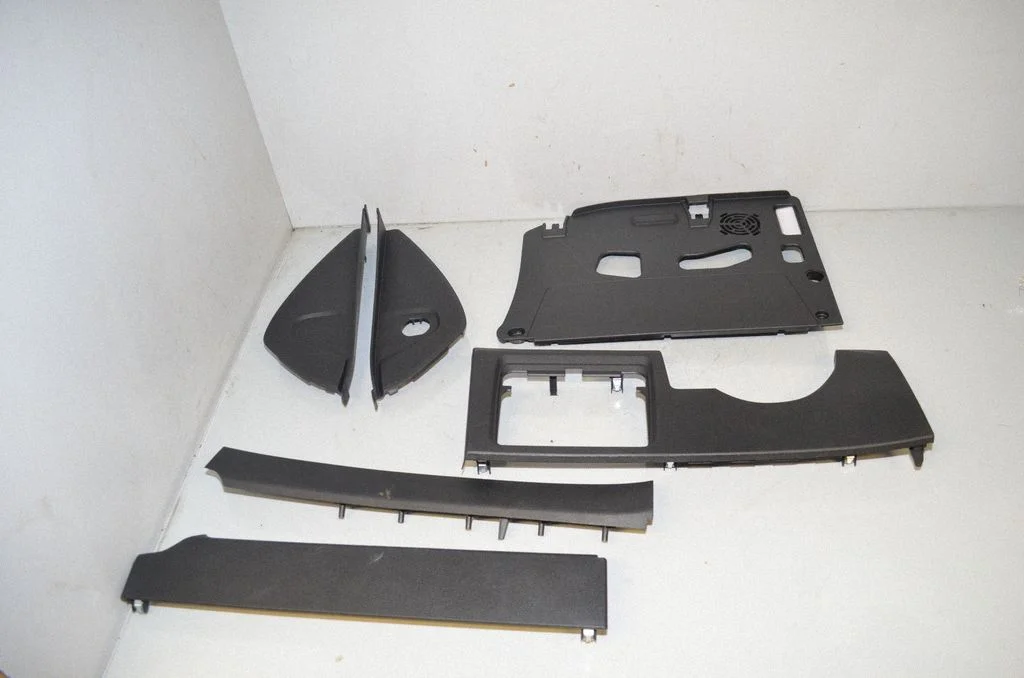 Dashboard lower bottom trim panel 9292145