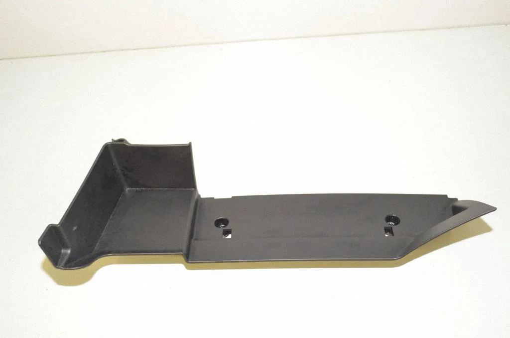 Dashboard lower bottom trim panel 9283032