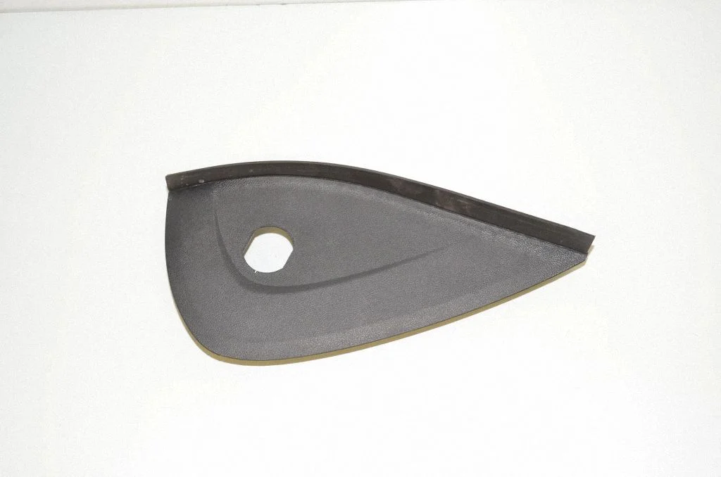 Dashboard side end trim 9381400