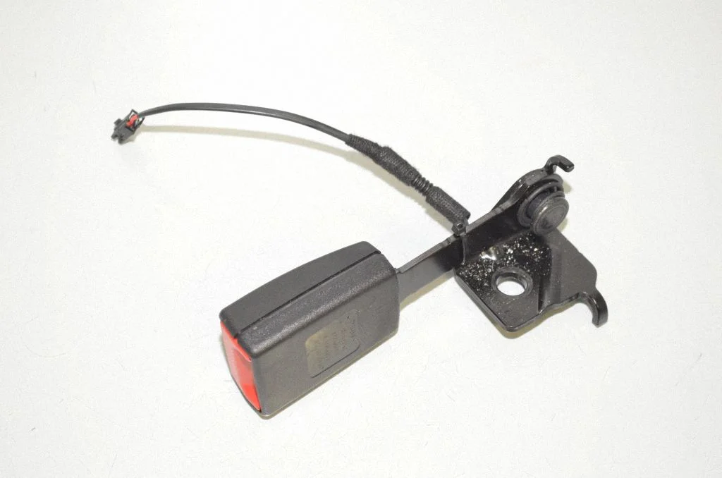 Rear seatbelt buckle 9479515