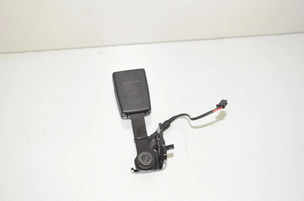 Rear seatbelt buckle 9479516