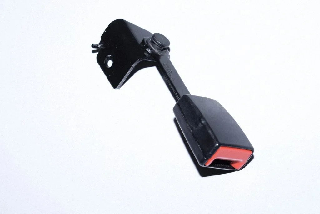 Rear seatbelt buckle 7220857