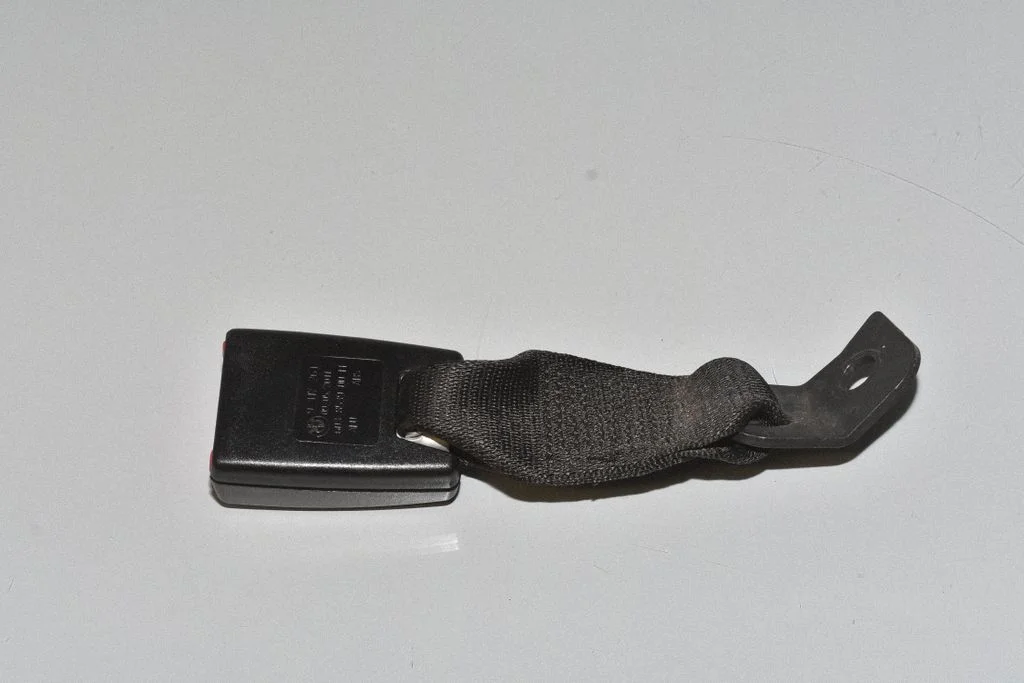Rear seatbelt buckle 72119117261