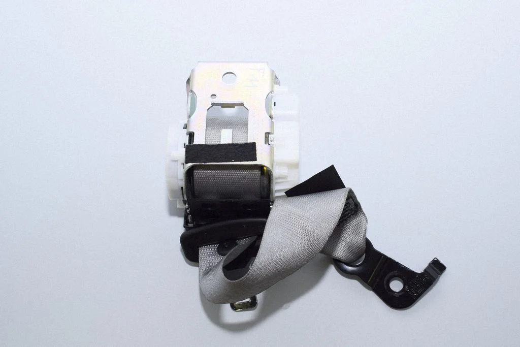 Rear seatbelt – left