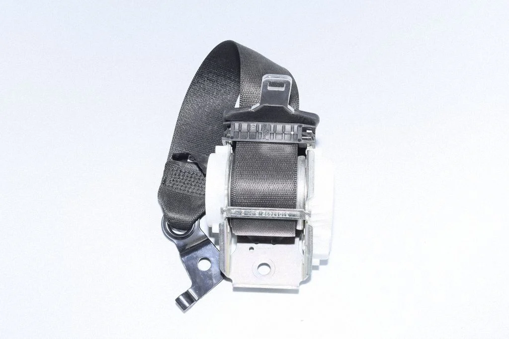 Rear seatbelt – left