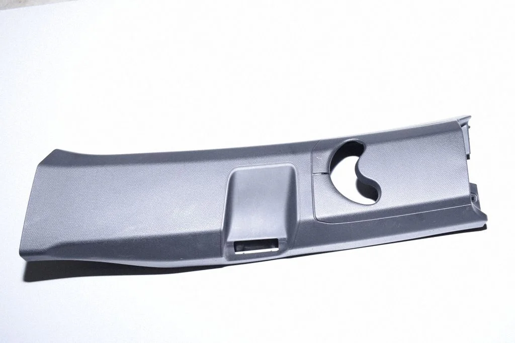 (B) piilari kate (ülemine) – BMW i3 (2013-)
