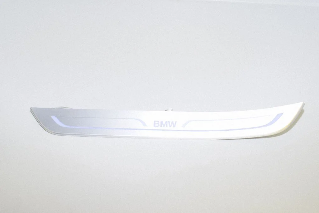 Rear sill trim cover 7369887