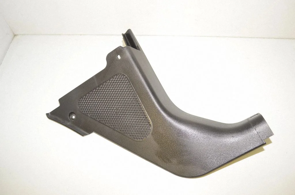 Front sill trim cover 7272418