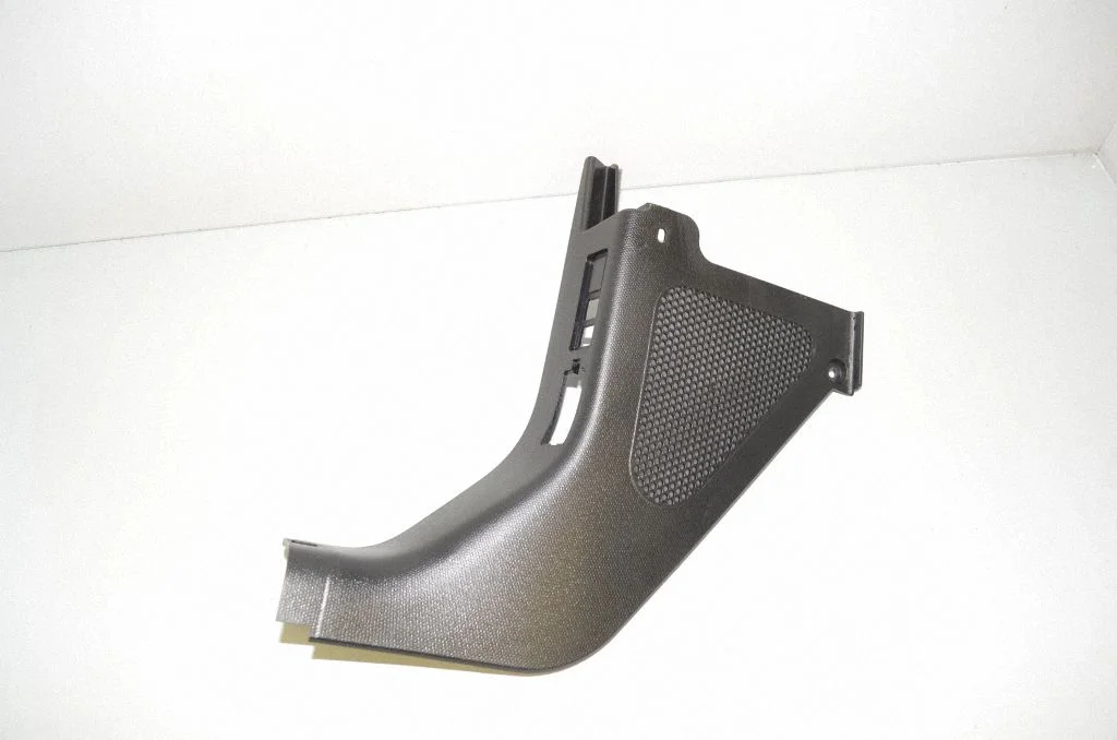 Front sill trim cover 7272417