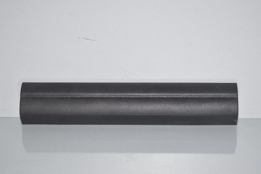 Front sill trim cover 7274419