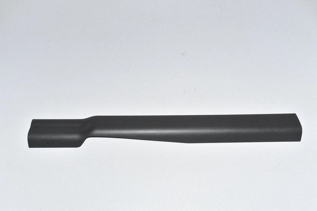 Front sill trim cover 7272380
