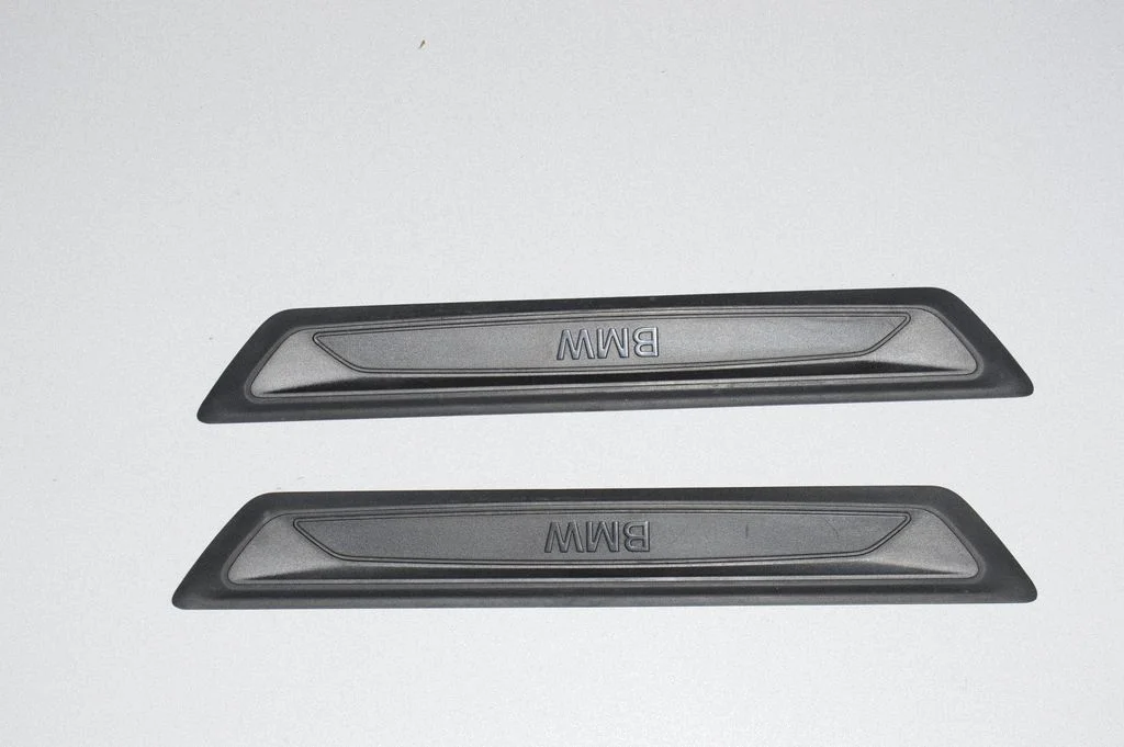 Front sill trim cover 7263315