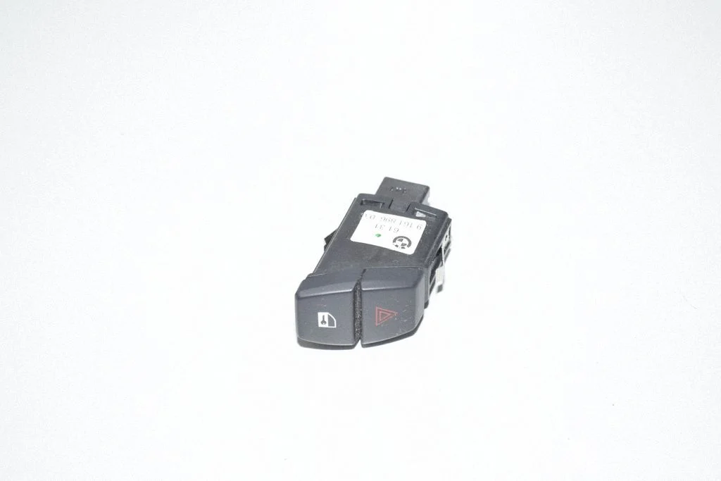 Hazard light switch 9161896