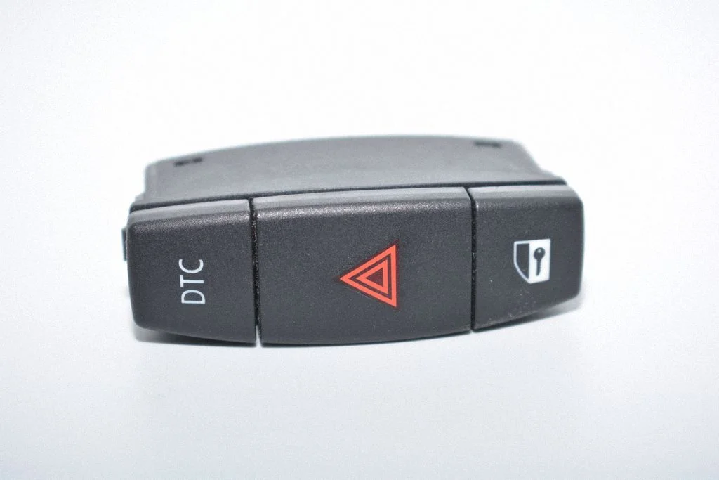 Hazard light switch 6945603