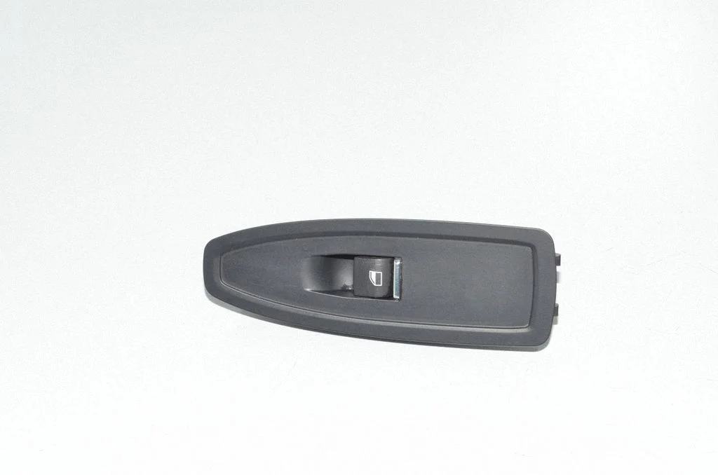 Electric window control switch 9208107