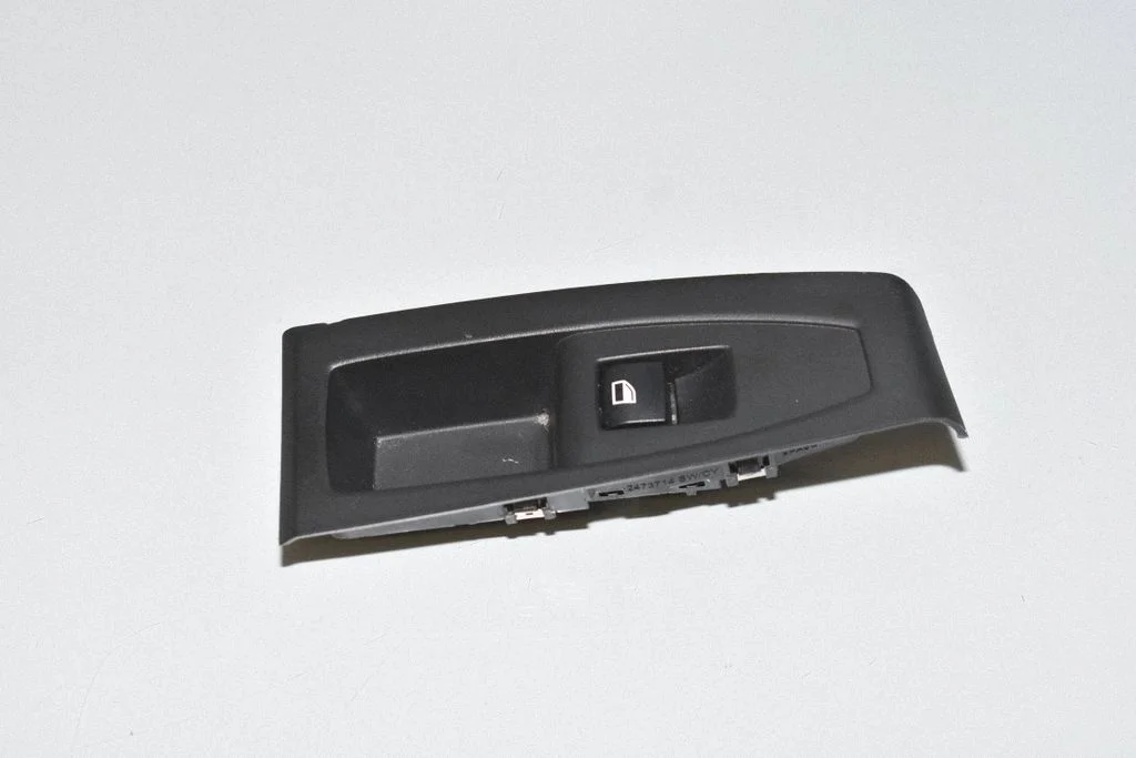 Electric window control switch 9208107