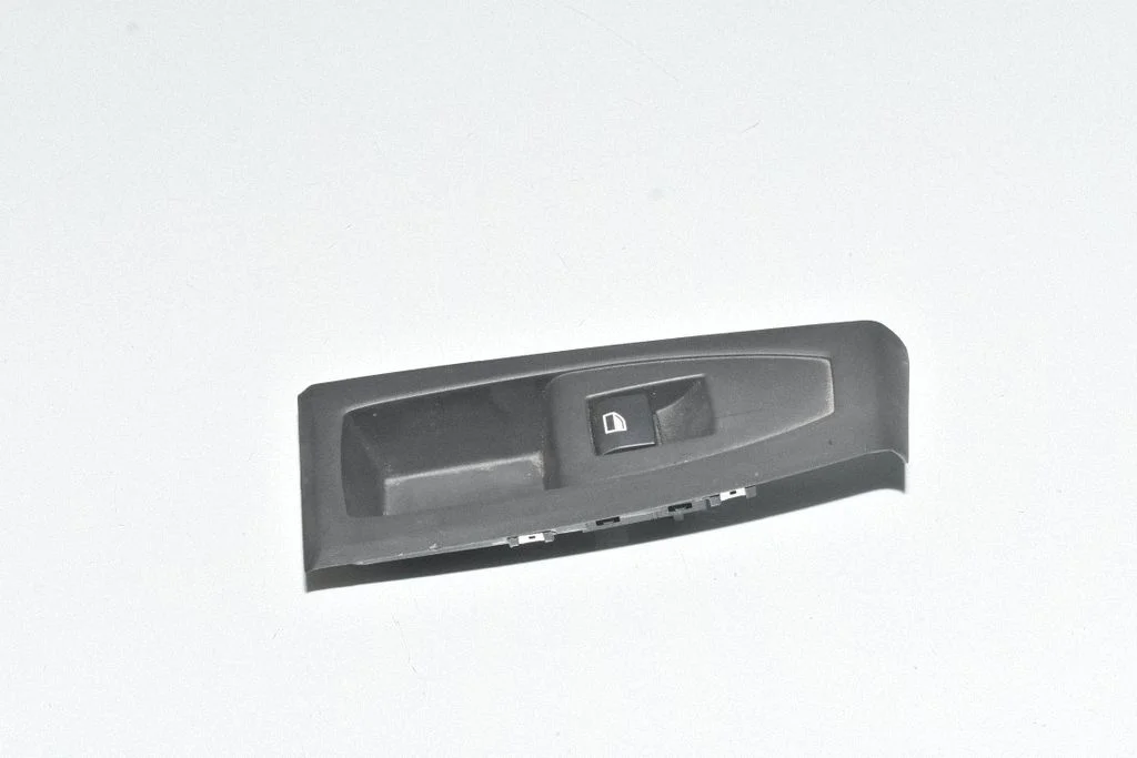 Electric window control switch 9208107 – BMW 2 Series F46 (2015-)