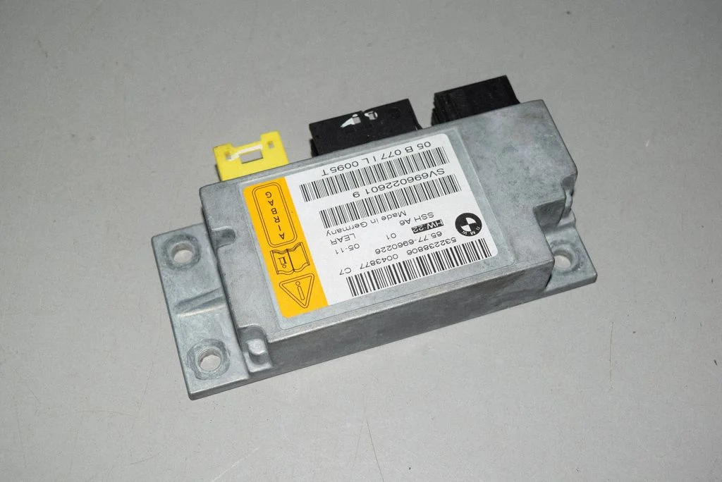 Drošības spilvenu vadības bloks – BMW 7. sērija E65 E66 (2001-2008)
