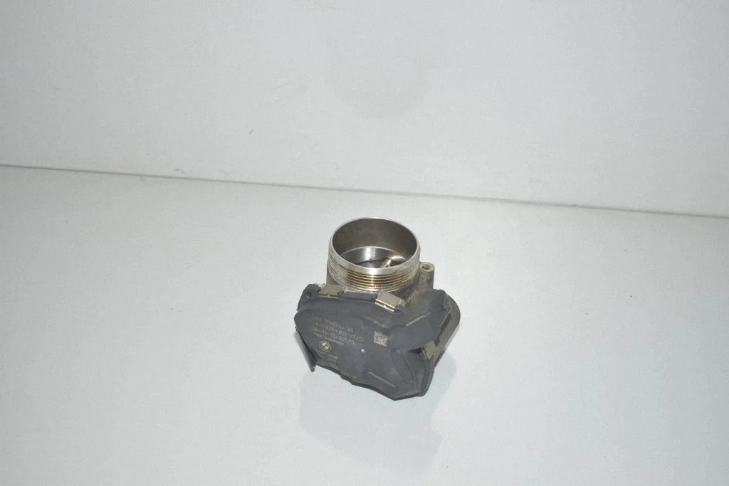 Throttle valve 7555944