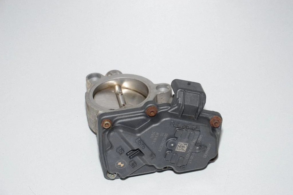 Throttle valve 7618838