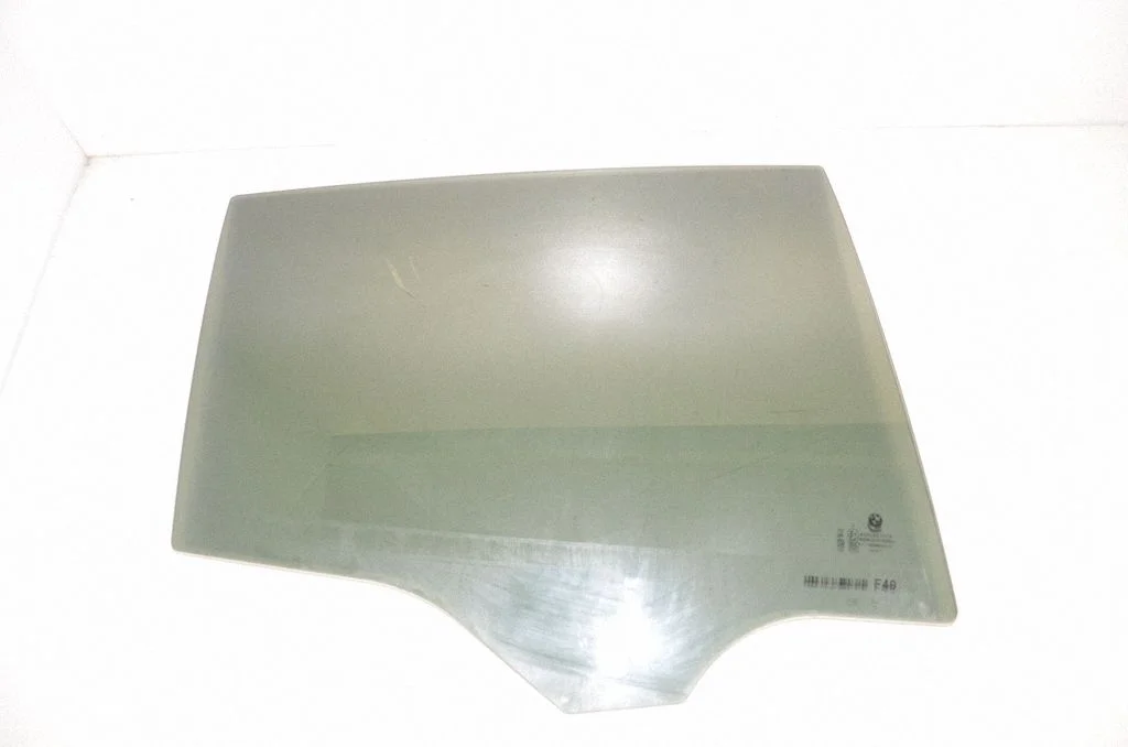 Rear door window glass 7469092