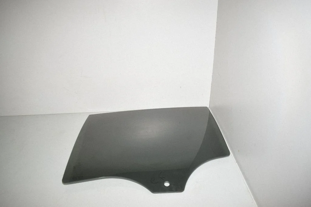 Rear door window glass 7469092