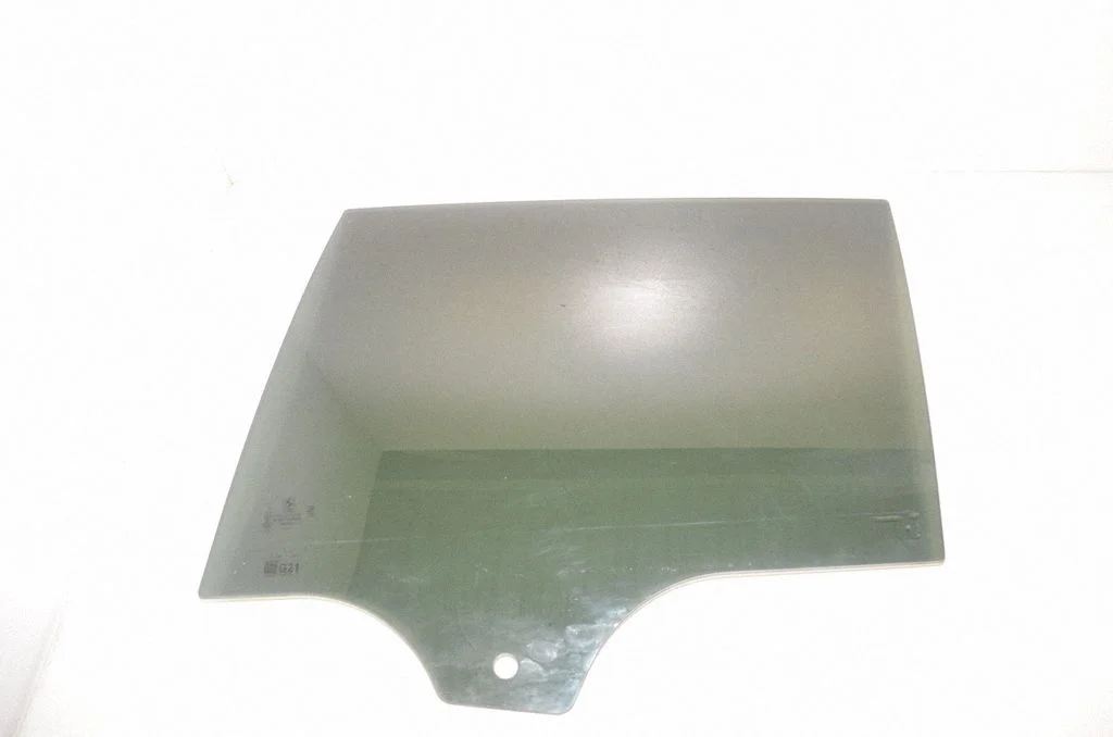 Rear door window glass 8496661