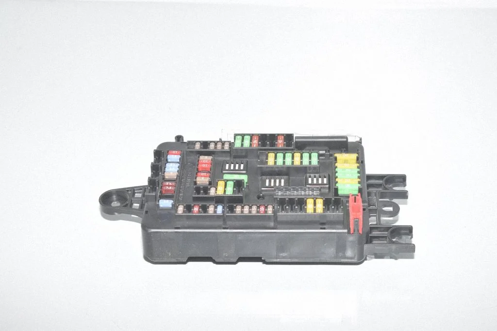 Fuse box set 6819651