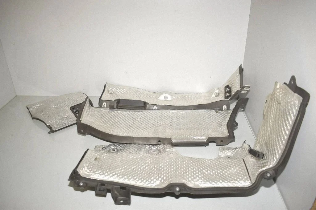 Other engine bay part 7290814