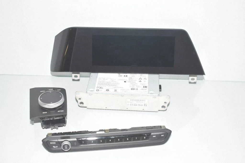 Radija/ CD/DVD grotuvas/ navigacija