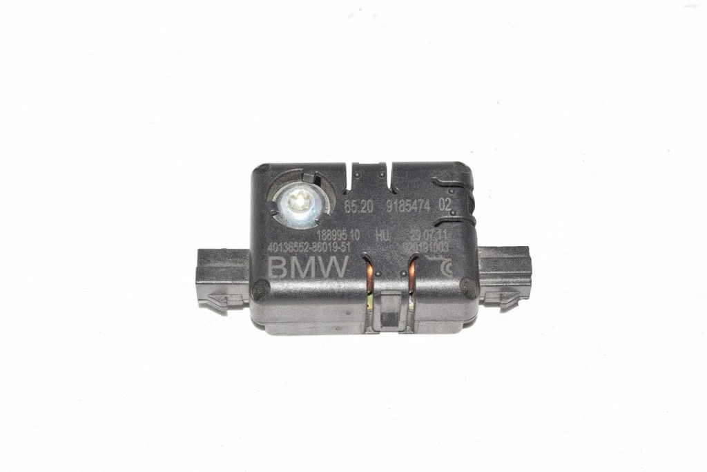 Aerial antenna amplifier – BMW 5 Series F10 F11 (2009-2016)