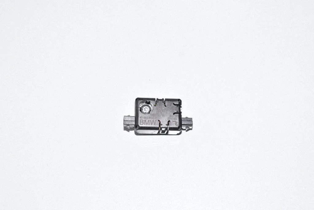 Aerial antenna amplifier – BMW 5 Series F10 F11 (2009-2016)