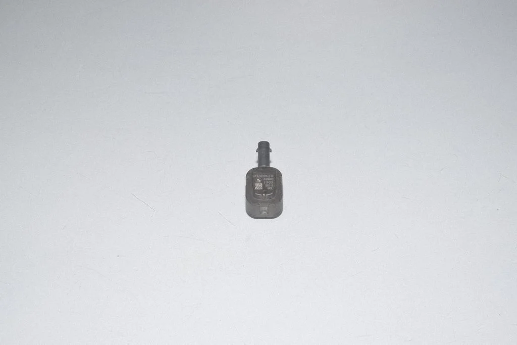 Airbag deployment crash/impact sensor – front right