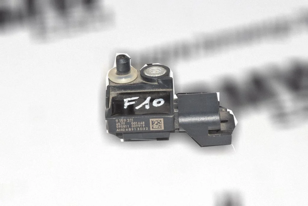 Airbag deployment crash/impact sensor