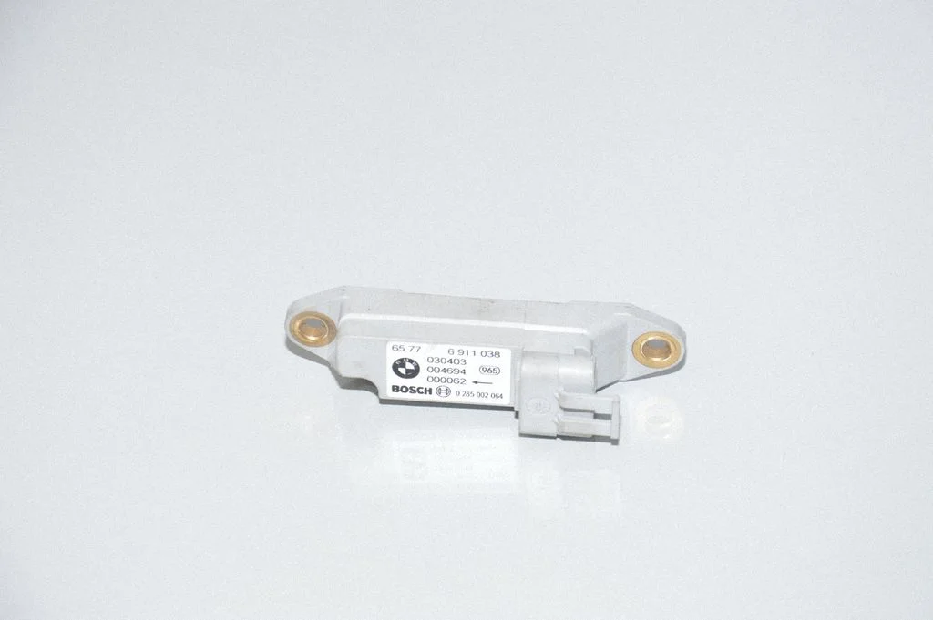 Airbag deployment crash/impact sensor – right