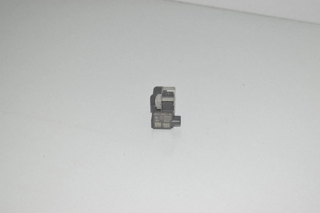 Airbag deployment crash/impact sensor 9224177