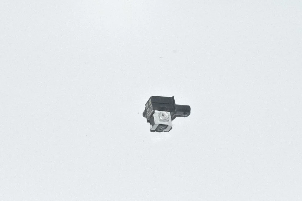 Airbag deployment crash/impact sensor 9224177