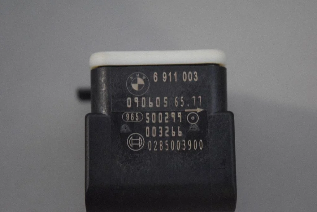 Airbag deployment crash/impact sensor 6911003