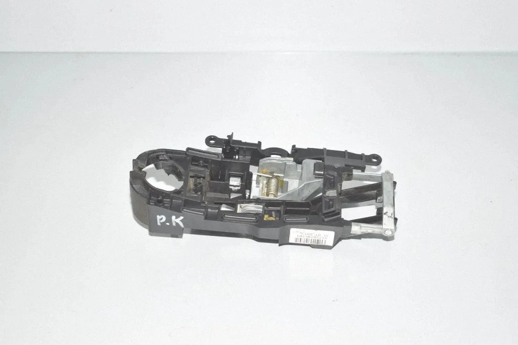 Front door exterior handle/bracket 7207451