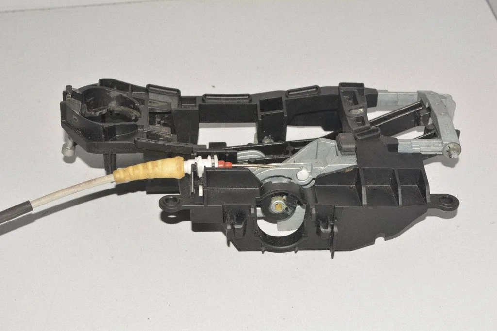 Front door exterior handle/bracket 7175732